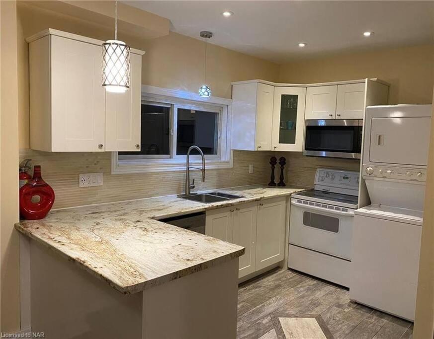 Falls Family House 5 Min Walk To Casino Falls All Attractions!! Niagara Falls Exterior photo