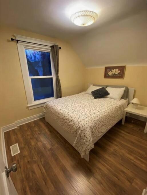 Falls Family House 5 Min Walk To Casino Falls All Attractions!! Niagara Falls Exterior photo
