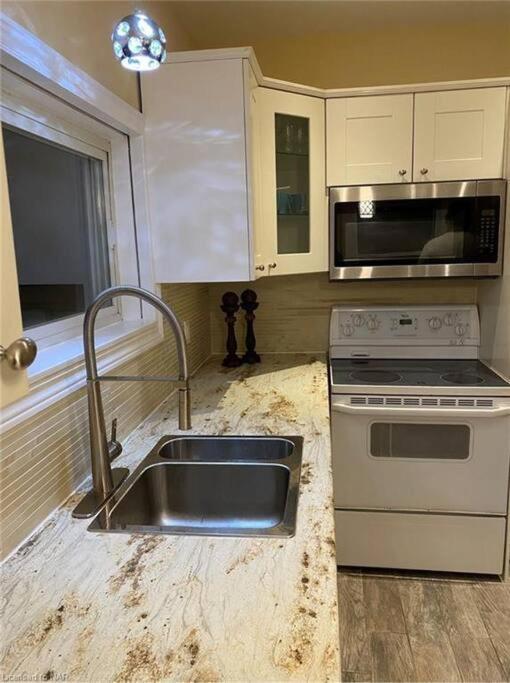 Falls Family House 5 Min Walk To Casino Falls All Attractions!! Niagara Falls Exterior photo